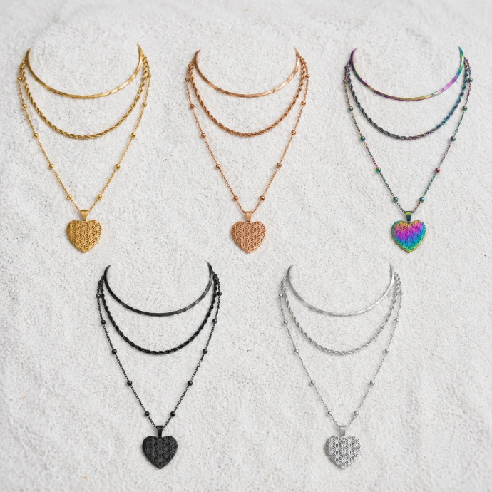 [FG-CHA-001] Lot de 3 colliers avec pendentif cœur en inox (Doré)