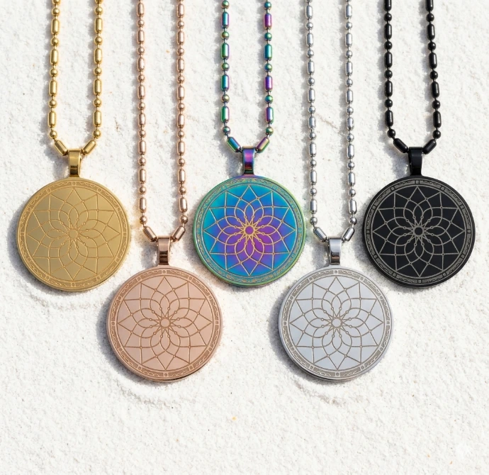 [FG-CHA-011] Pendentif Attrape-rêves en vibranium (Doré, Ø 2,5 cm)